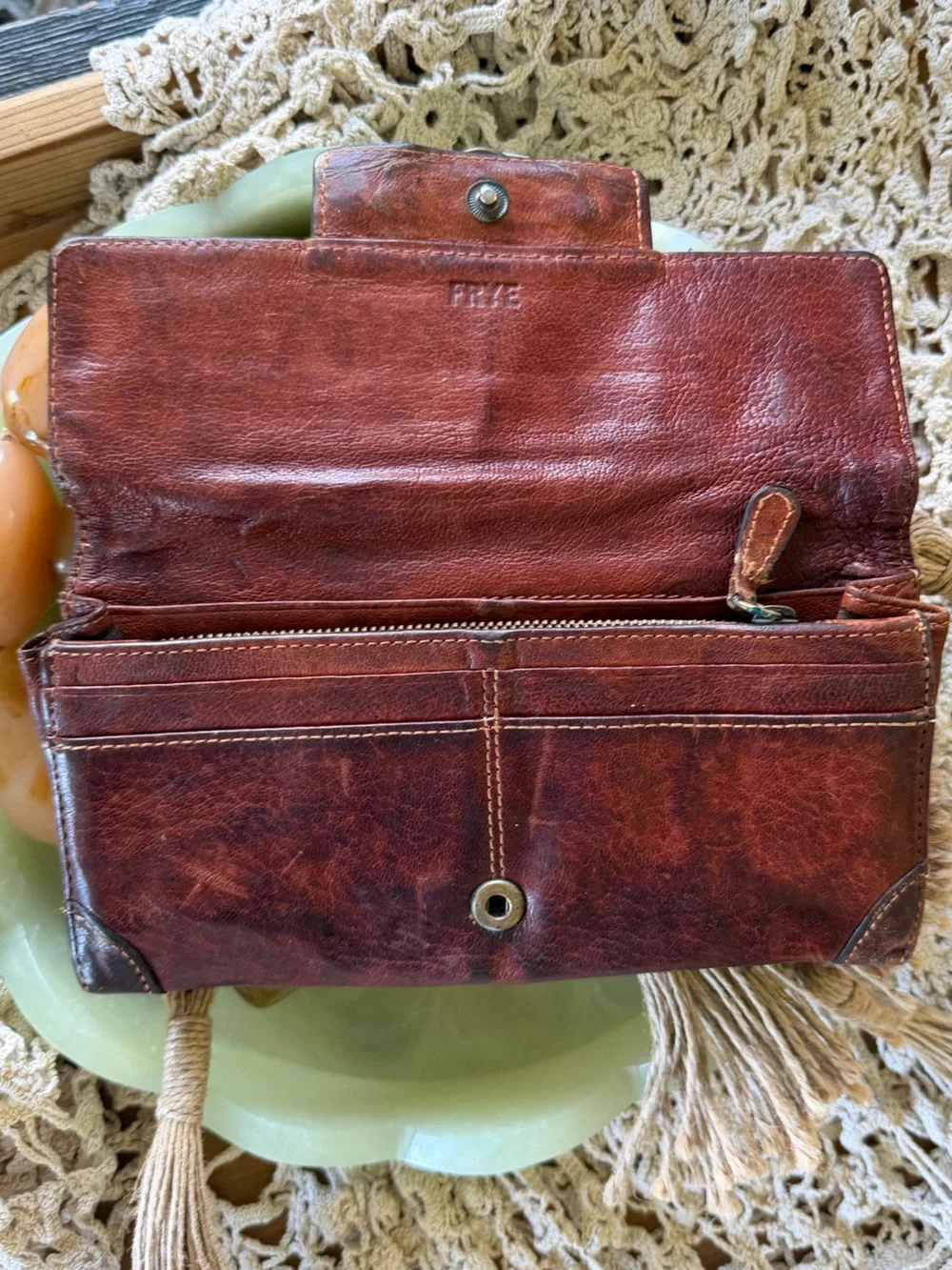 Frye Cameron Continental Cognac Rust Brown Leather Clutch Wallet